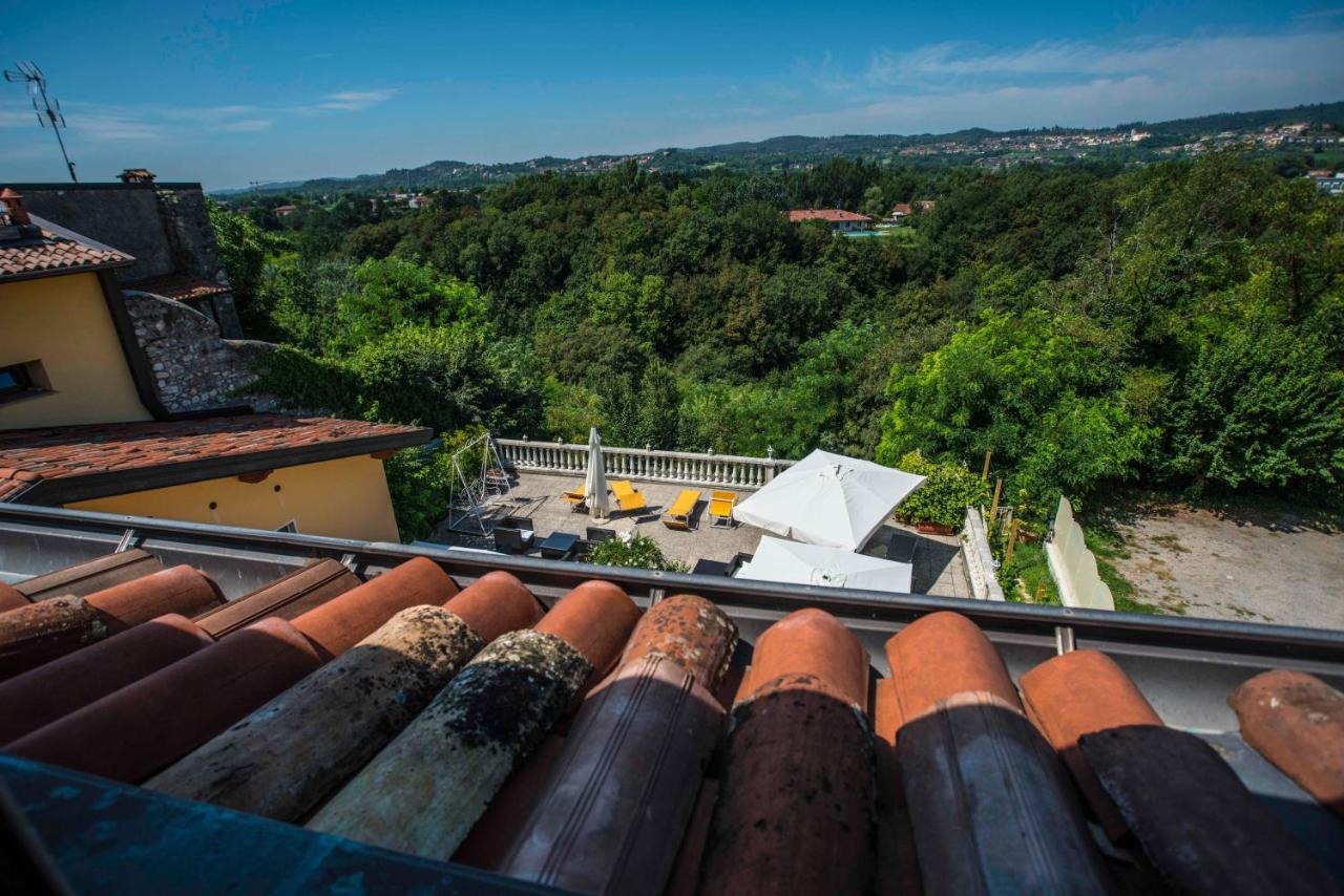 Hotel Borgo Dei Poeti Romantik Wellness & Spa Manerba del Garda Exterior photo